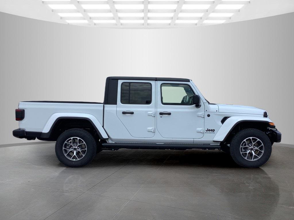 new 2025 Jeep Gladiator car, priced at $52,322
