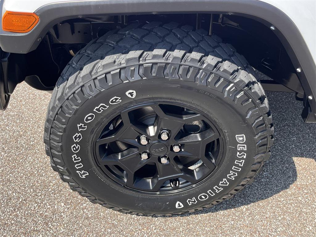 used 2021 Jeep Gladiator car, priced at $33,380