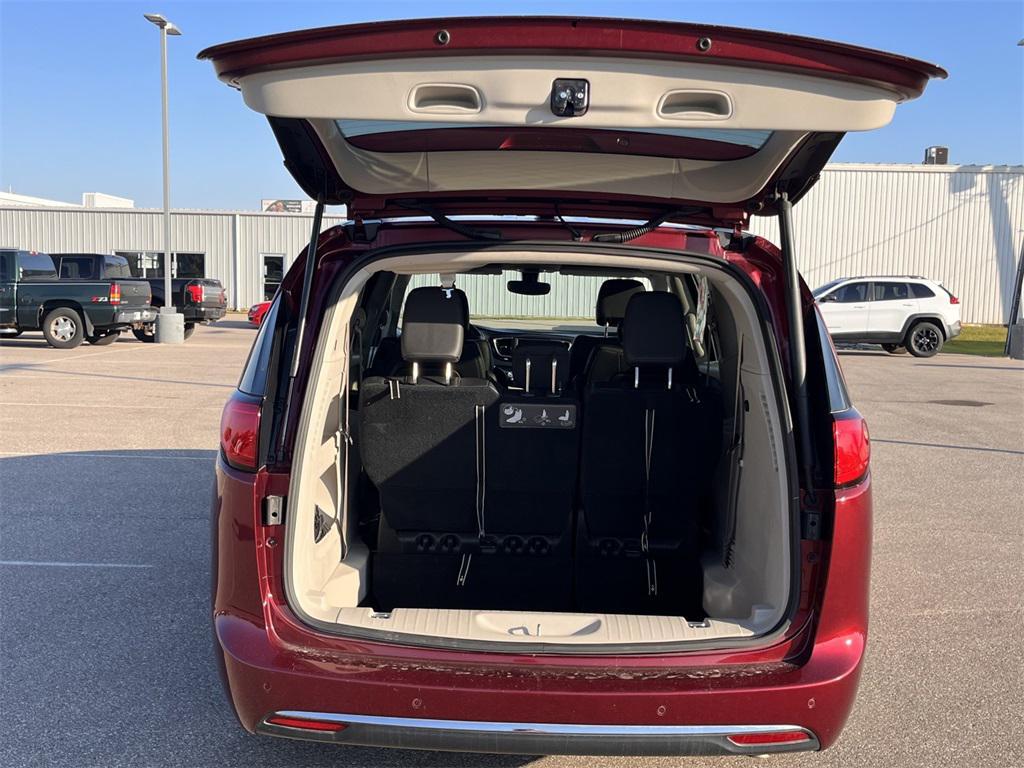 used 2019 Chrysler Pacifica car, priced at $18,425