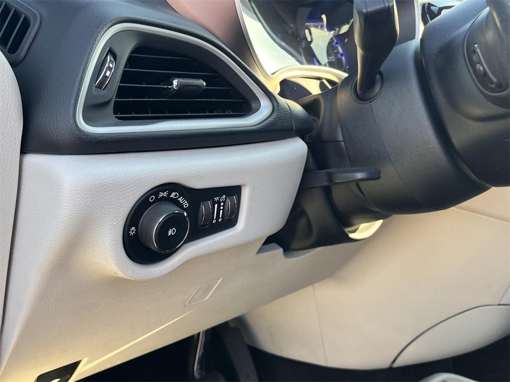 used 2019 Chrysler Pacifica car, priced at $18,425