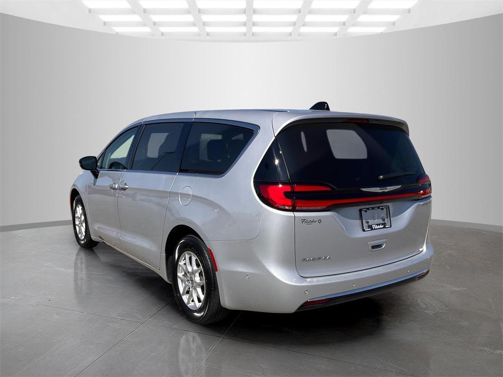 used 2024 Chrysler Pacifica car, priced at $35,417