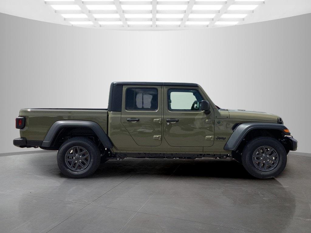 new 2025 Jeep Gladiator car, priced at $45,652