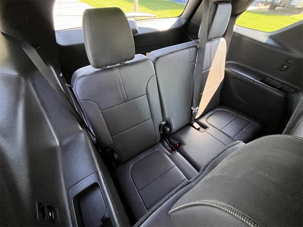 used 2023 Chevrolet Traverse car, priced at $39,958