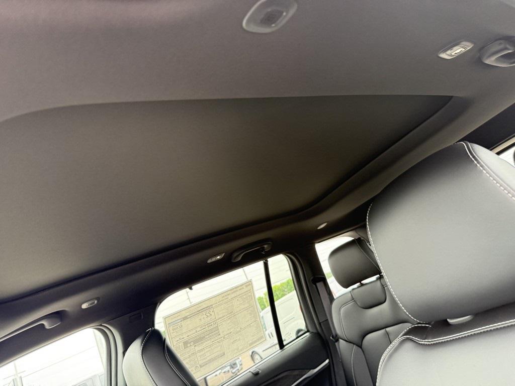 new 2025 Jeep Grand Cherokee car, priced at $55,985