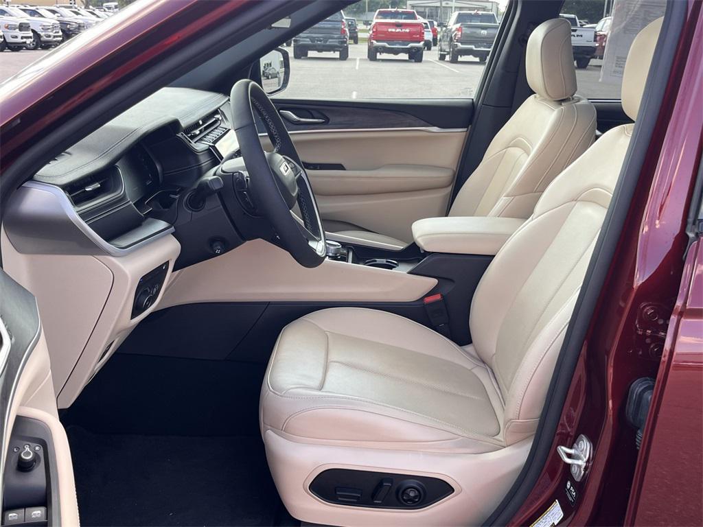 used 2024 Jeep Grand Cherokee car, priced at $34,440