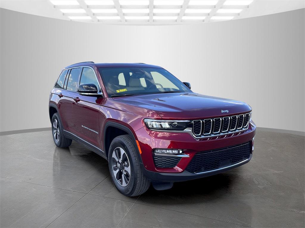used 2024 Jeep Grand Cherokee car, priced at $34,440