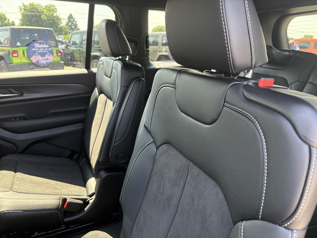 new 2025 Jeep Grand Cherokee L car, priced at $51,370