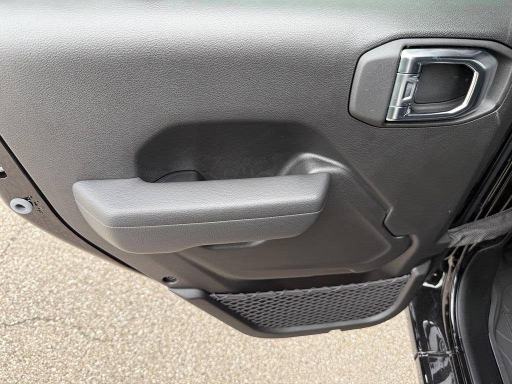 new 2025 Jeep Wrangler car, priced at $55,335