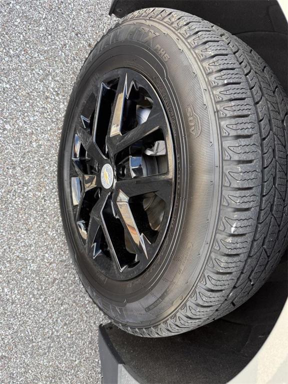 used 2023 Chevrolet Equinox car, priced at $23,229