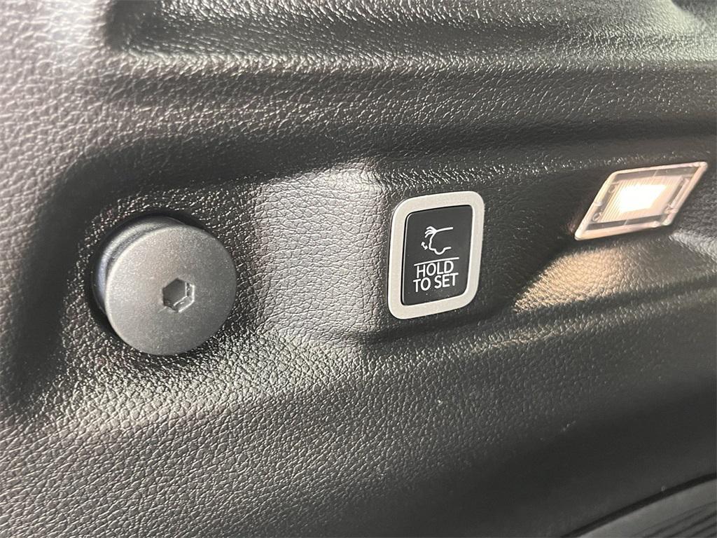 used 2025 Jeep Grand Cherokee L car, priced at $45,414