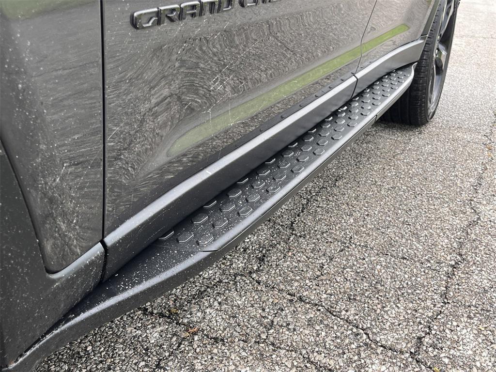 used 2025 Jeep Grand Cherokee L car, priced at $45,414