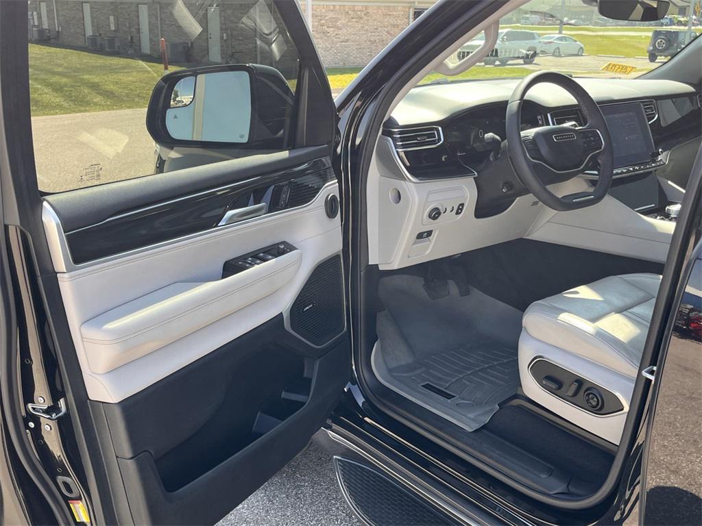 used 2022 Jeep Wagoneer car, priced at $41,940