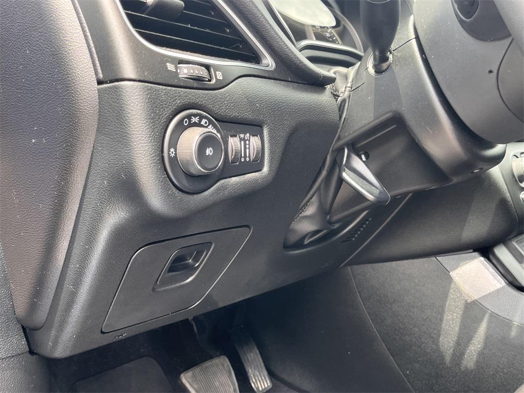 used 2022 Jeep Cherokee car, priced at $25,386