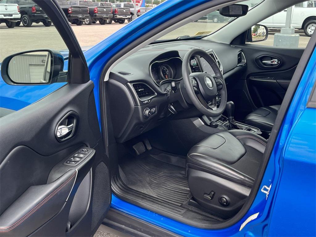 used 2022 Jeep Cherokee car, priced at $25,386