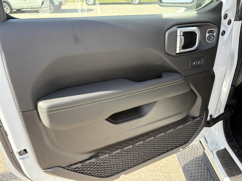 new 2025 Jeep Wrangler car, priced at $55,007