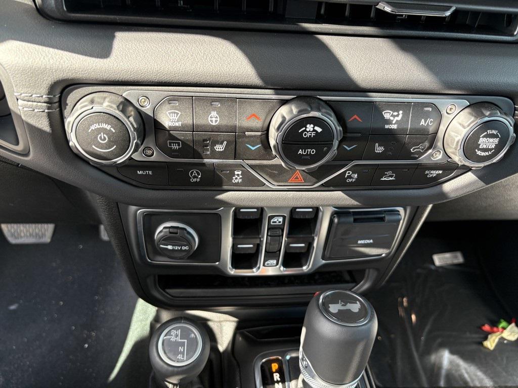 new 2025 Jeep Wrangler car, priced at $55,007