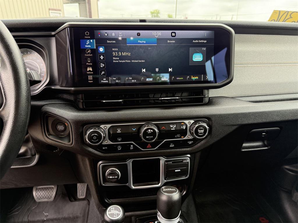 used 2024 Jeep Gladiator car, priced at $39,476