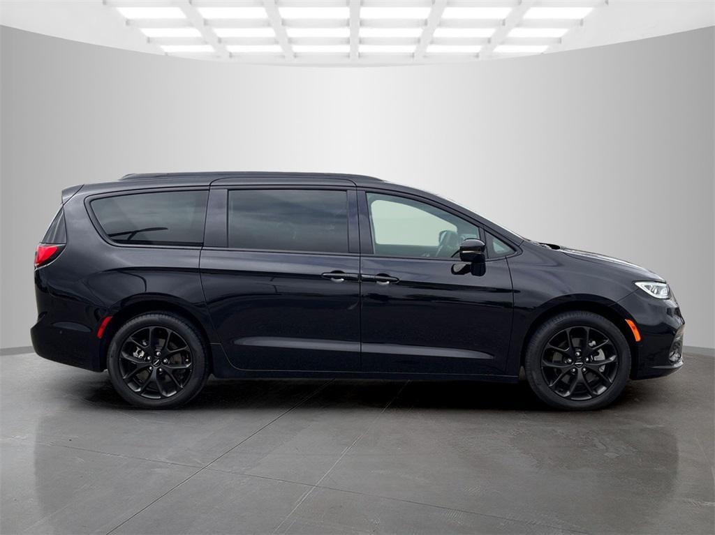 used 2024 Chrysler Pacifica car, priced at $39,979