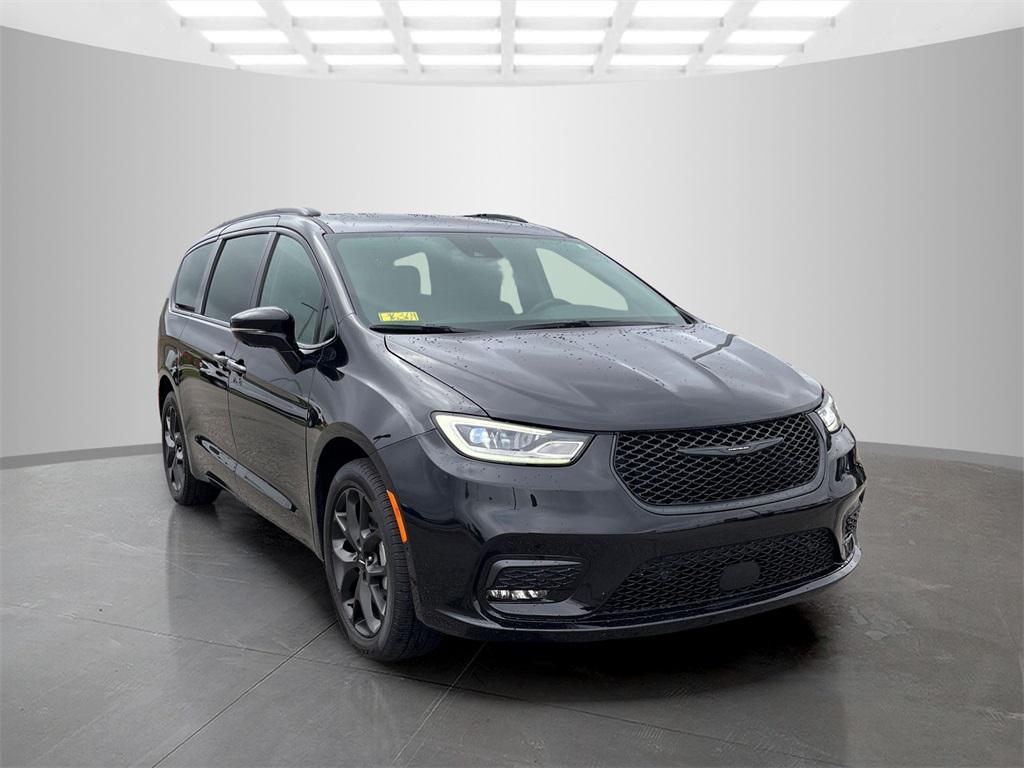 used 2024 Chrysler Pacifica car, priced at $39,979