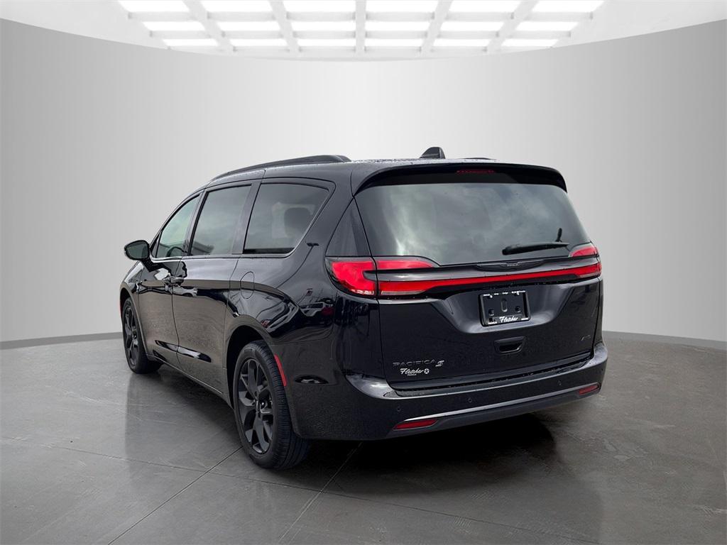 used 2024 Chrysler Pacifica car, priced at $39,979