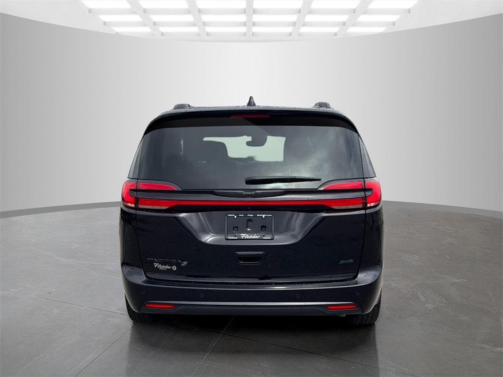 used 2024 Chrysler Pacifica car, priced at $39,979