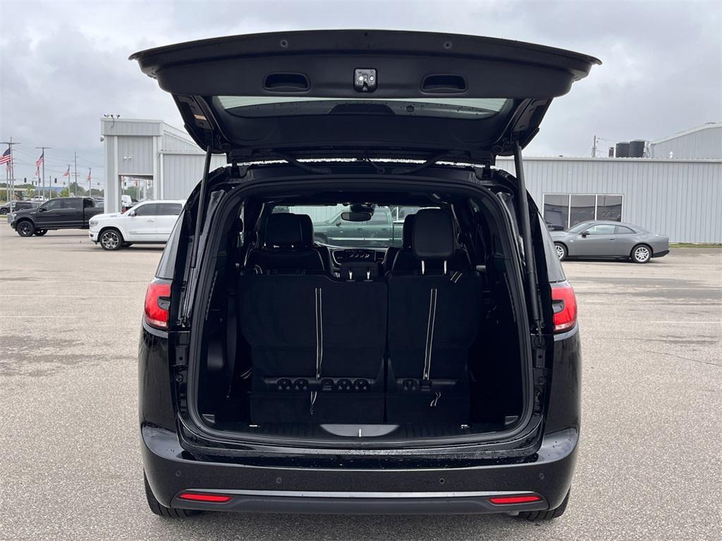 used 2024 Chrysler Pacifica car, priced at $39,979