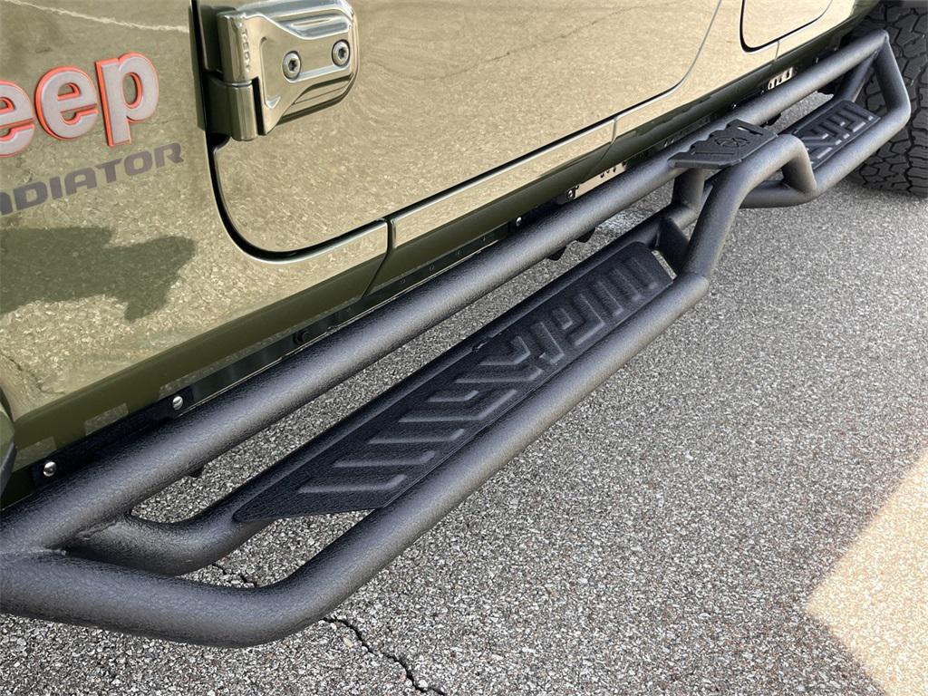 used 2021 Jeep Gladiator car, priced at $42,595