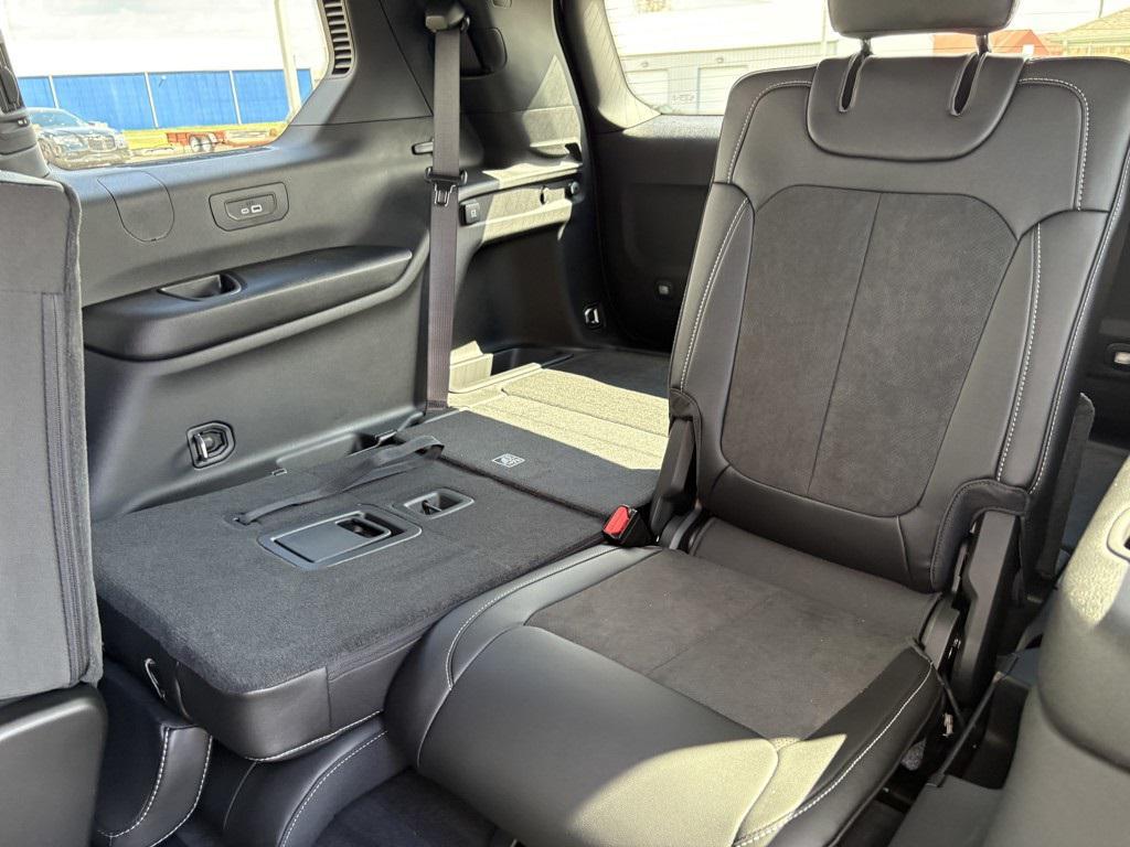 new 2025 Jeep Grand Cherokee L car, priced at $46,472