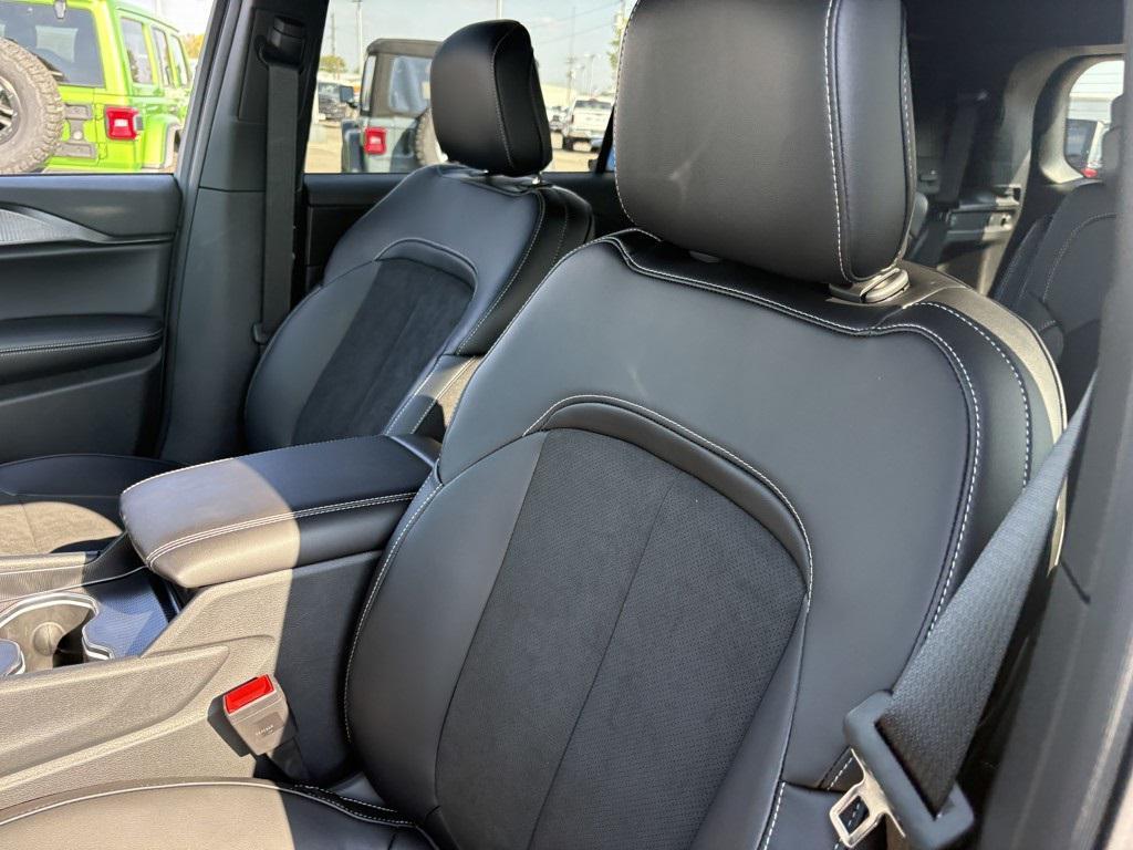 new 2025 Jeep Grand Cherokee L car, priced at $48,230