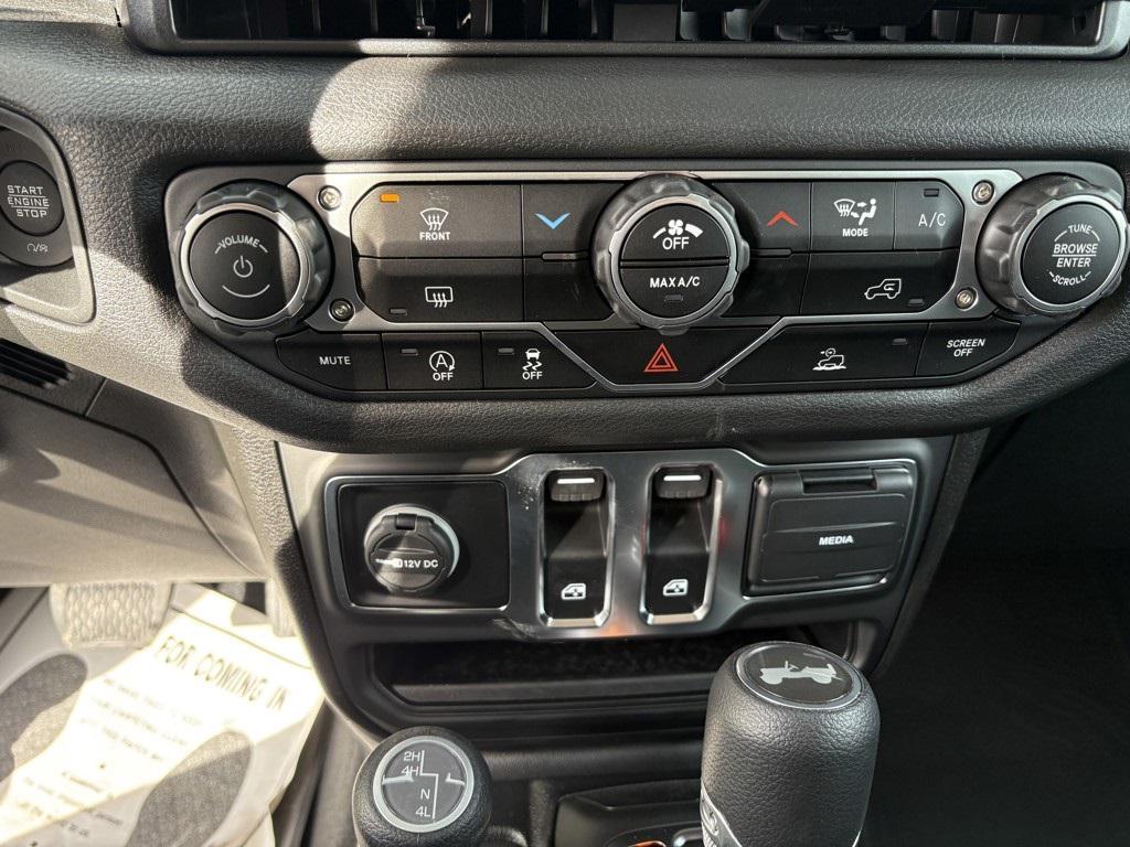 new 2025 Jeep Wrangler car, priced at $41,307