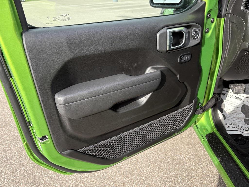new 2025 Jeep Wrangler car, priced at $41,307