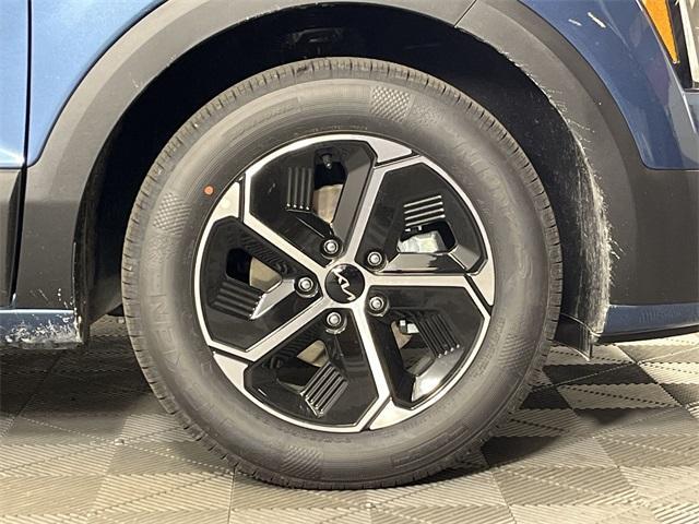 new 2025 Kia Niro car, priced at $30,158