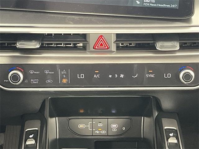 new 2025 Kia Sorento car, priced at $35,772