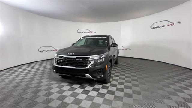 new 2025 Kia Seltos car, priced at $29,070