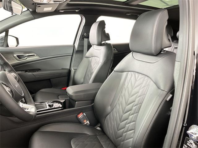 new 2025 Kia Sportage car, priced at $33,172