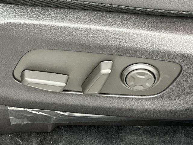 new 2025 Kia Carnival Hybrid car, priced at $55,316