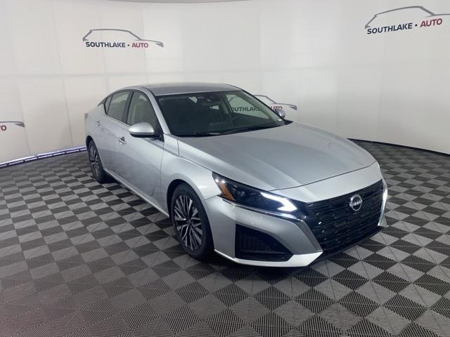 used 2023 Nissan Altima car, priced at $24,998
