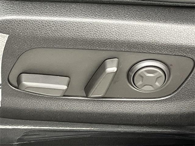 new 2025 Kia Carnival Hybrid car, priced at $43,523