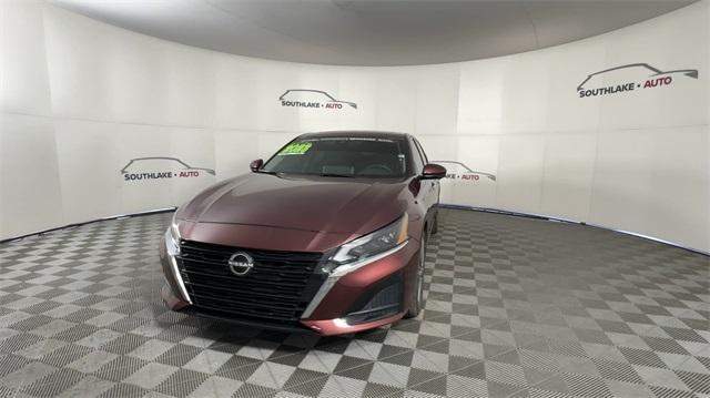 used 2023 Nissan Altima car, priced at $25,998