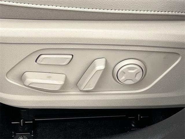new 2025 Kia Sorento Hybrid car, priced at $44,569