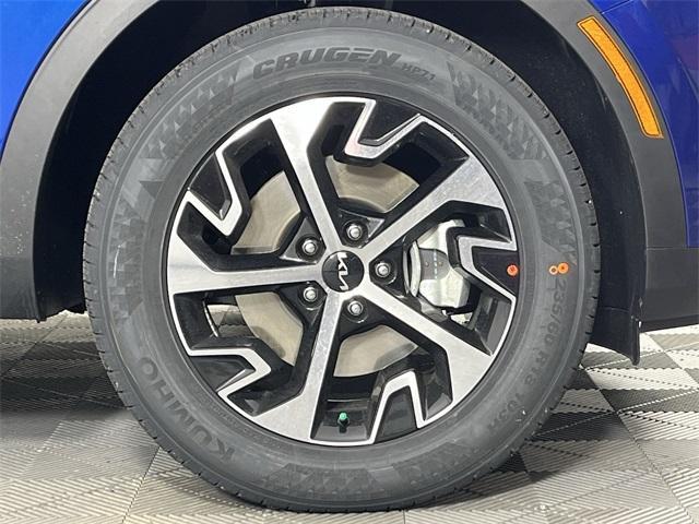 new 2025 Kia Sportage car, priced at $33,736