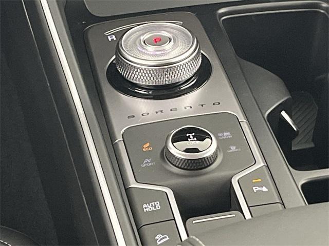 new 2025 Kia Sorento Hybrid car, priced at $39,002