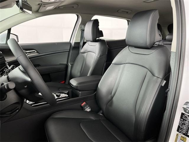 new 2025 Kia Sportage car, priced at $33,063