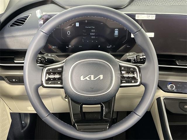 new 2025 Kia Carnival Hybrid car, priced at $52,486