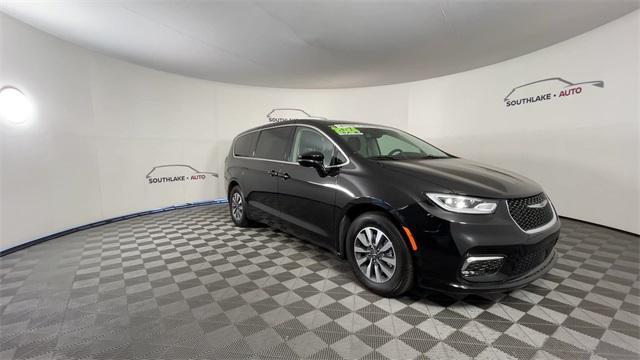 used 2024 Chrysler Pacifica Hybrid car, priced at $35,998