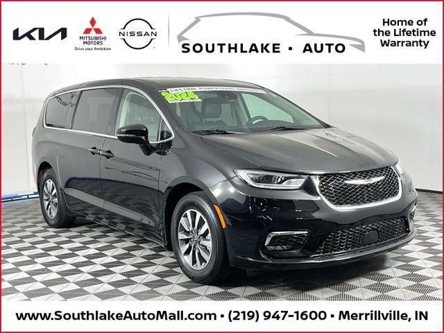 used 2024 Chrysler Pacifica Hybrid car, priced at $36,498