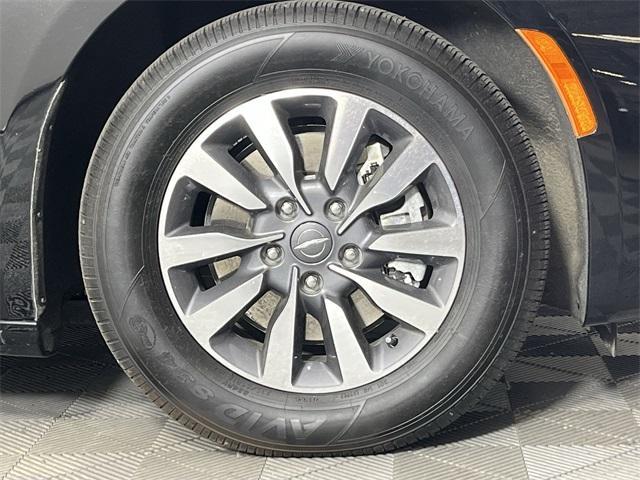 used 2024 Chrysler Pacifica Hybrid car, priced at $35,998