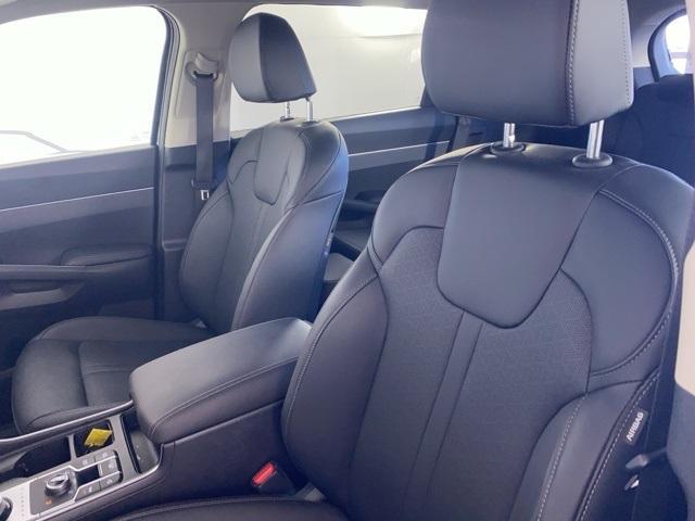 used 2023 Kia Sorento Hybrid car, priced at $31,998