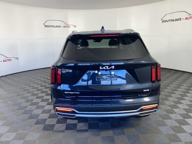 used 2023 Kia Sorento Hybrid car, priced at $31,998