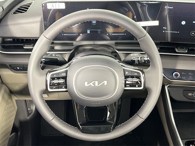 new 2025 Kia Carnival car, priced at $40,851